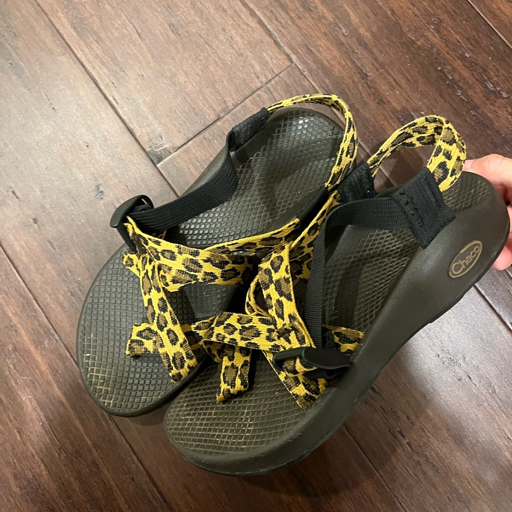 Chaco Z/2 HTF Limited Edition Vibram Leopard Cheetah Sandals Size 7 W
